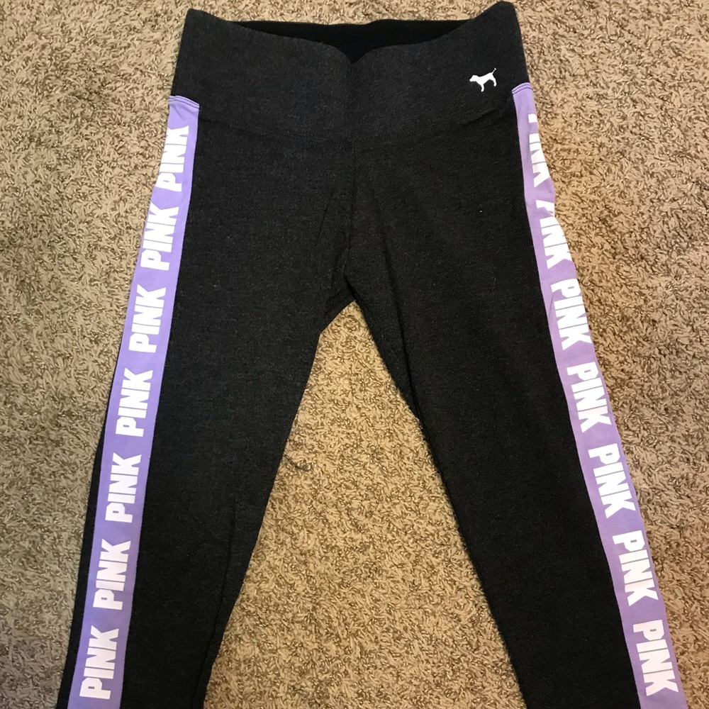 PINK Victoria’s Secret cropped yoga pants xs NWT